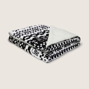 VICTORIA'S SECRET Sherpa Blanket